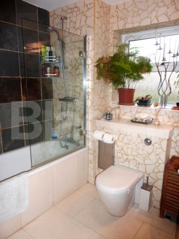 			NEW INSTRUCTION!, 2 Bedroom, 1 bath, 1 reception Flat			 Collard Place , CAMDEN / CHALK FARM